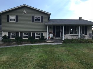 649 Miller Picking Rd, Hollsopple, PA 15935