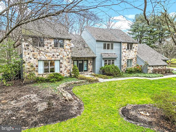3rd image of 991 Baneswood Dr