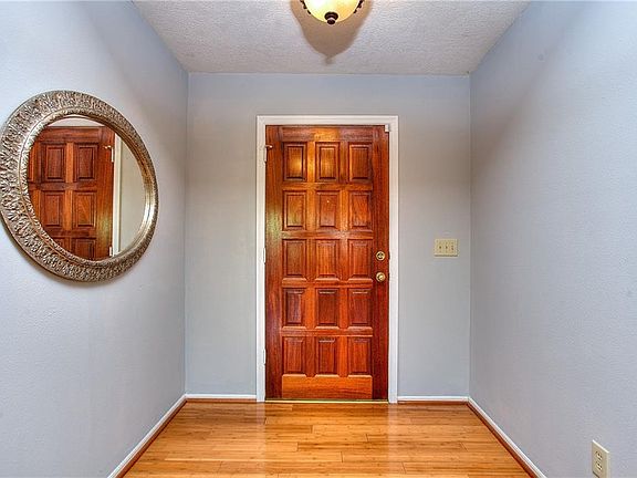 5th image of 1371 Shady Cove Ln