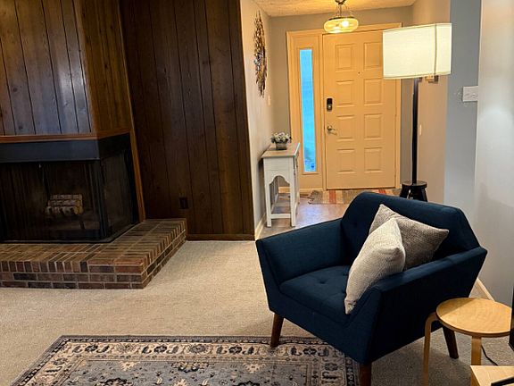 4th image of 8056 Pebble Creek Ct
