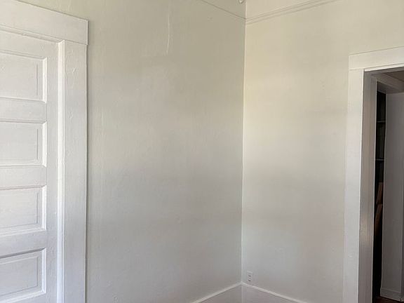 5th image of 1134 Garden St