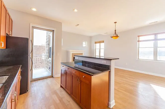 6015 N Mozart St #302 — Photo 6
