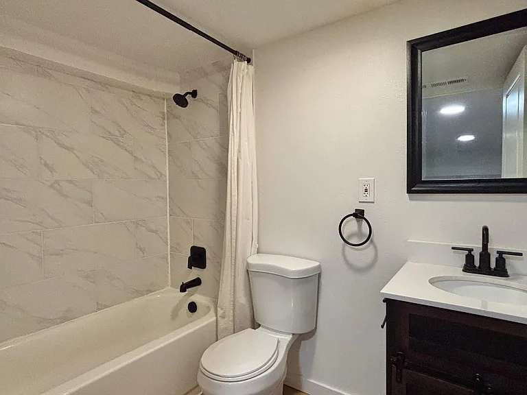 6020 N Elgin St — Photo 12