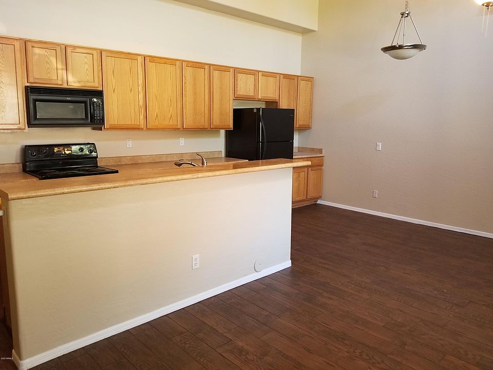 1st image of 1015 S Val Vista Dr Unit 17