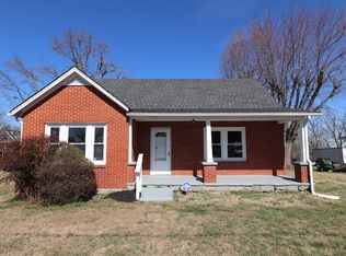 400 Meador Dr, Lafayette, TN 37083