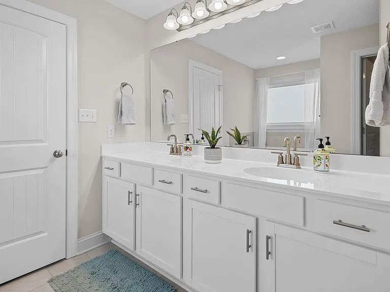 1818 Olde Towne Pointe Blvd — Photo 9