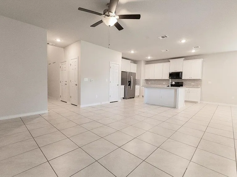 7403 Albany Dr — Photo 7