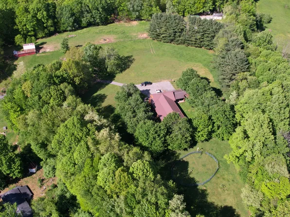 134 Apollo Dr, Canvas, WV 26662