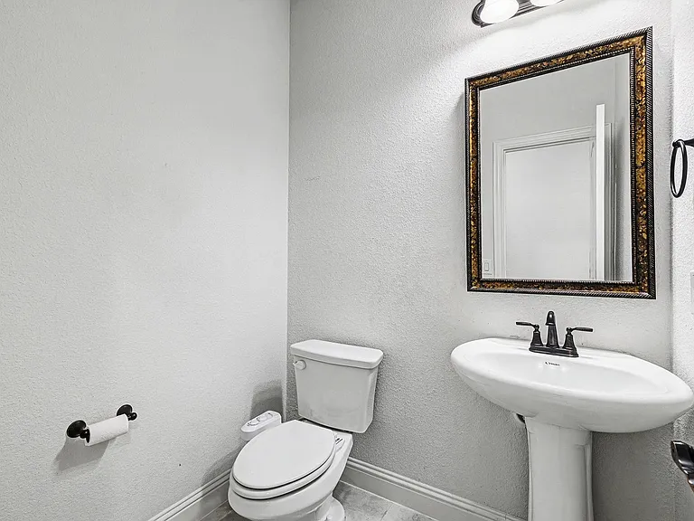 1080 Canuela Way — Photo 13