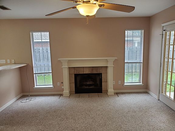 4th image of 3926 Baywood Ln