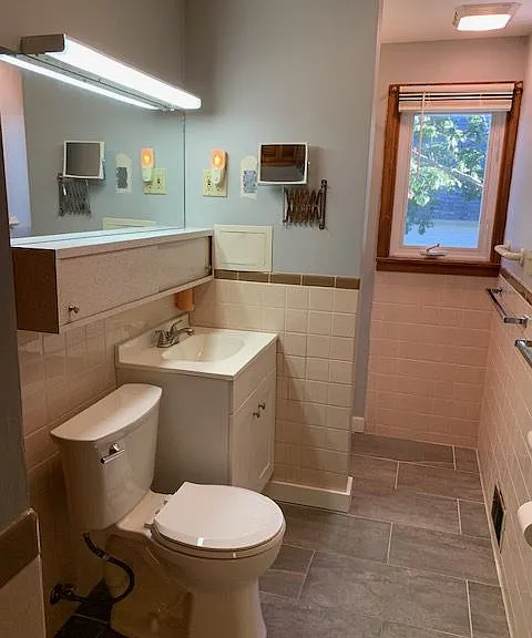 Birchcliff Pkwy — Photo 19