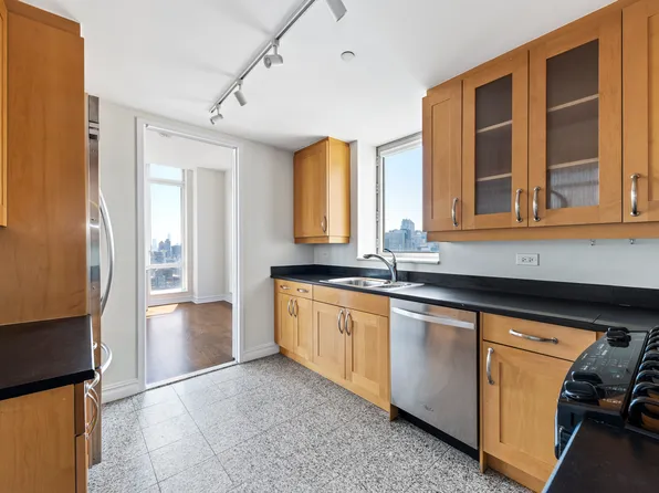 401 East 60th Street image 10 of 11