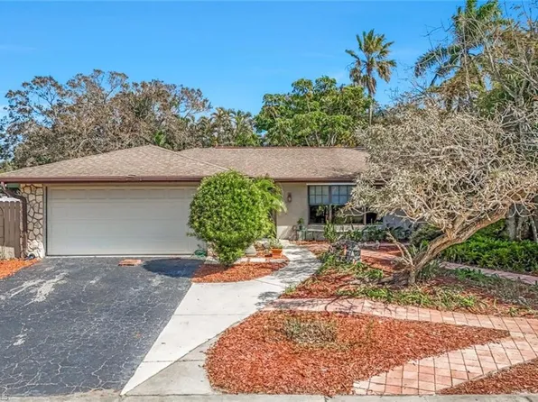 3348 Balboa Cir E, Naples, FL 34105