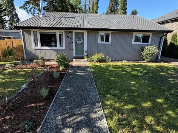 548 Nova St, Nanaimo, BC V9R 5M9