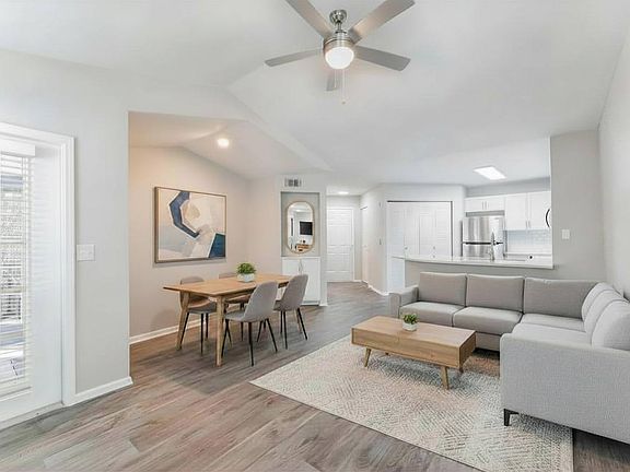 3rd image of 6315 Westgate Dr #1111
