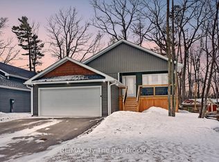 16 Caribbean Dr, Wasaga Beach, ON L9Z 2W3