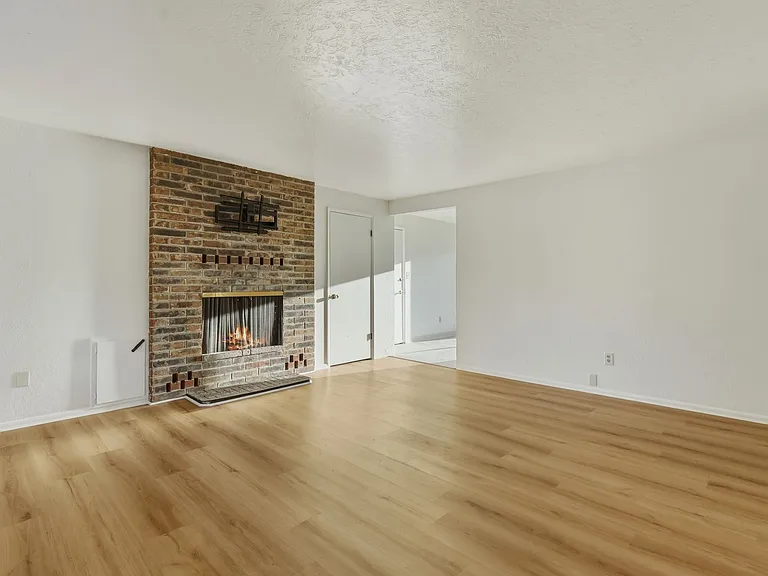 333 Choker St SE #B — Photo 7
