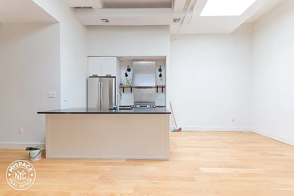 Rented by MySpaceNYC | media 46