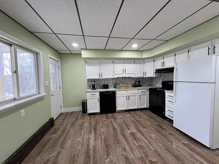 12 S Irving Ave — Photo 14