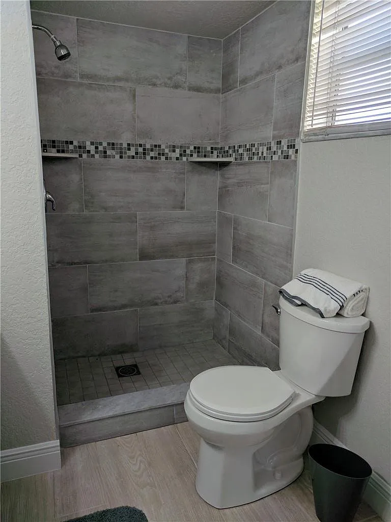 2 bed, 2.0 bath, 850 sqft, $1,800 — Photo 3