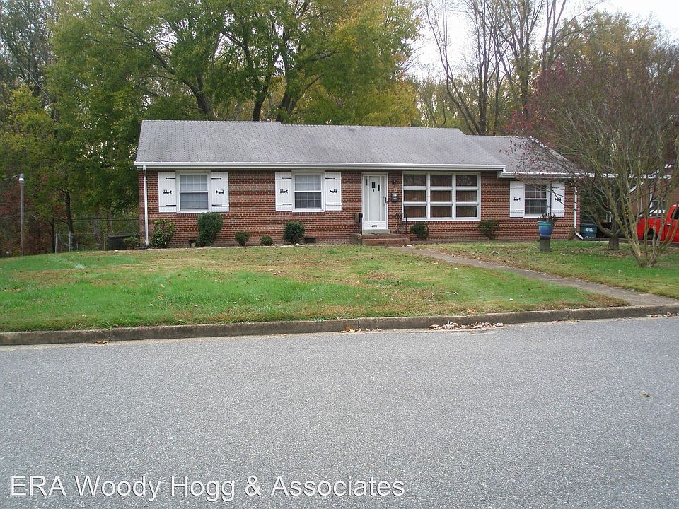 1st image of 403 N Daisy Ave
