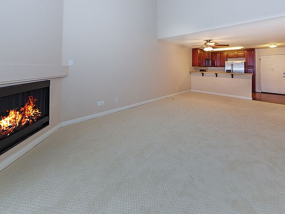 3rd image of 5515 Canoga Ave APT 304