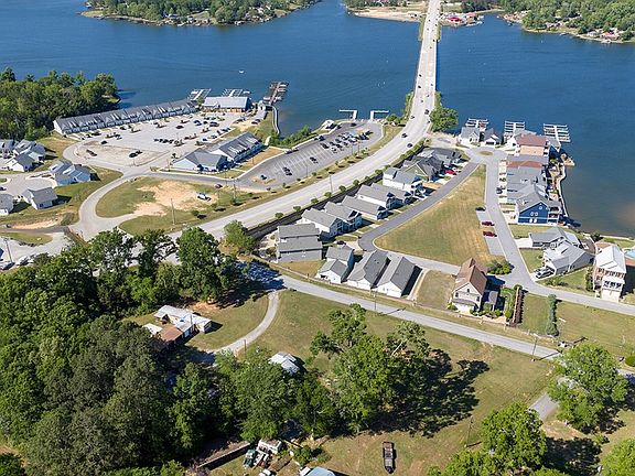 4th image of 102 Lakeshore Dr