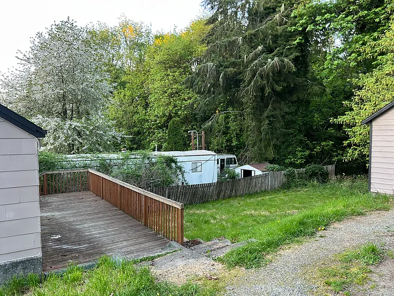 1329 Sherman Ave — Photo 11
