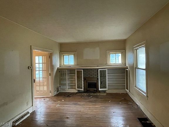 5th image of 1138 Roslyn Ave SW
