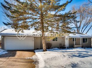 944 Beacon Ln, Apple Valley, MN 55124