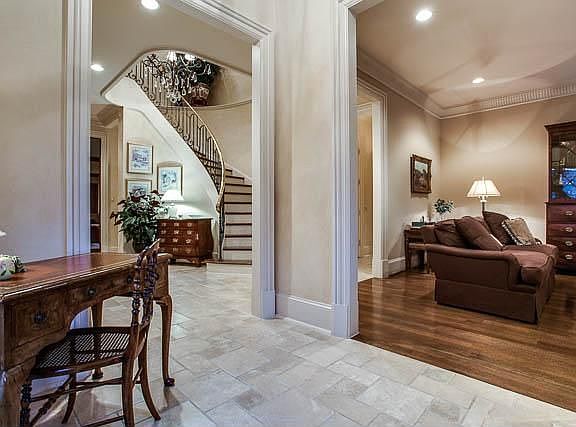 4th image of 6923 Forest Glen Blvd