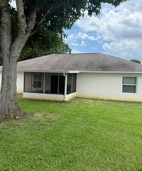 3215 Travelers Palm Dr — Photo 2
