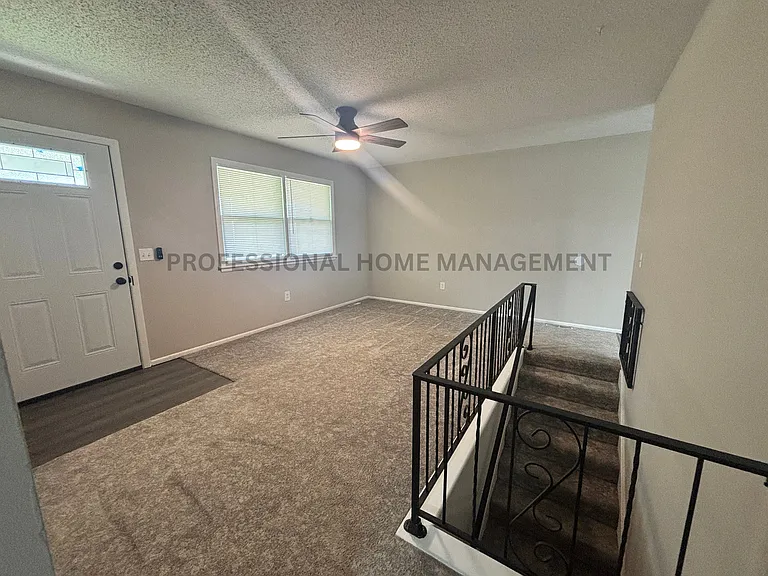 430 N Reno Ave — Photo 3