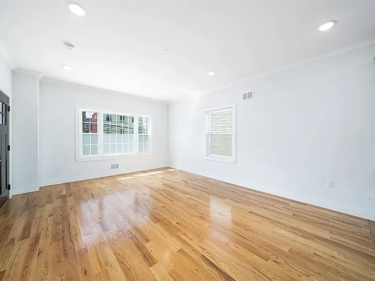 170 Webster Ave #1 — Photo 6