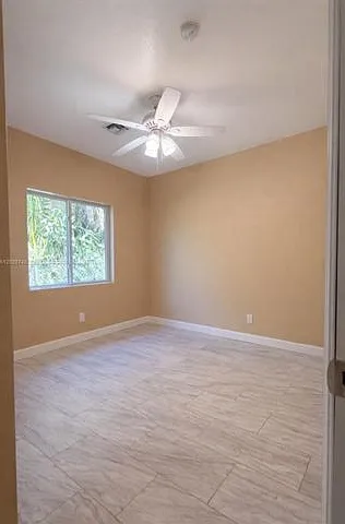 1015 NW 8th Ave — Photo 10