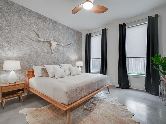 2nd image of 2606 Shelby Ave APT 201