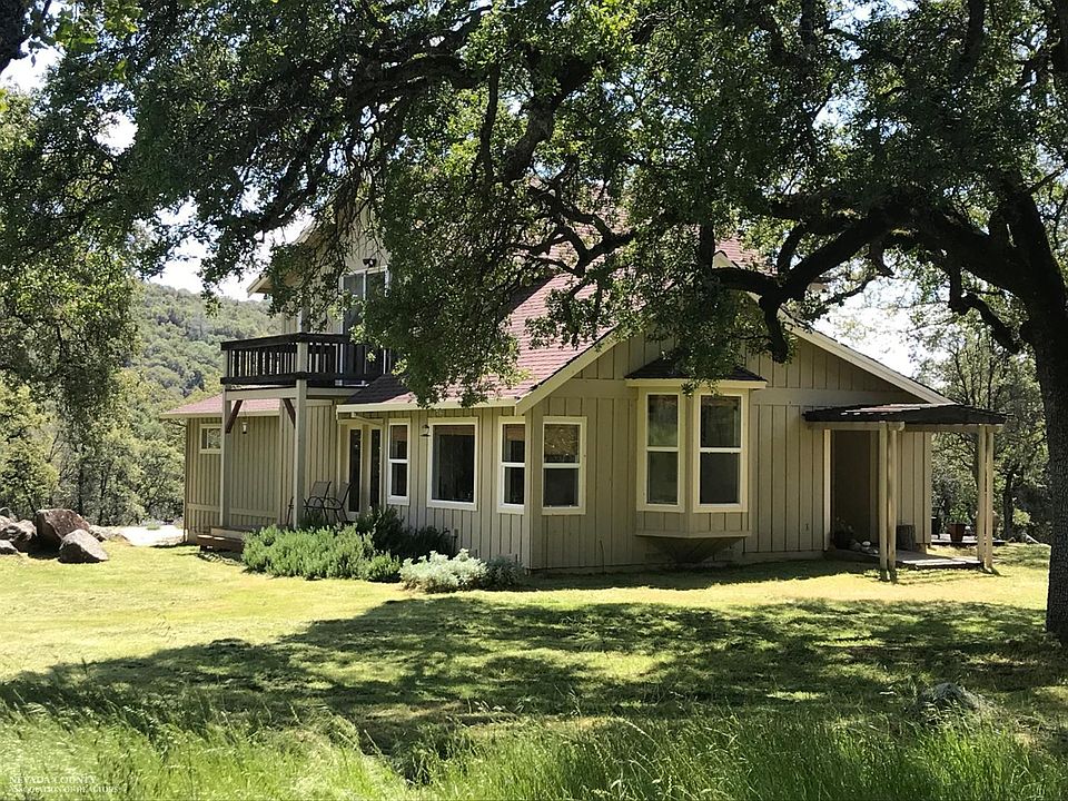 1st image of 15990 Oak Meadow Ct