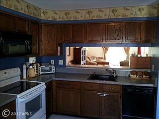3rd image of 525 Greencrest Ln #11
