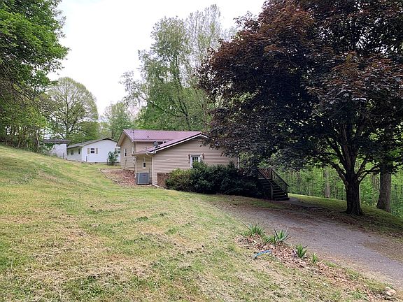4th image of 18 Mansion Dr