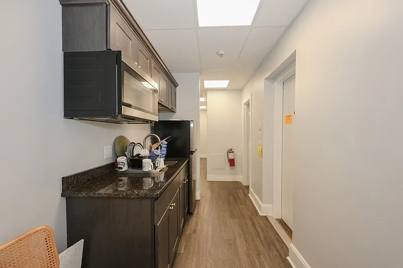 Studio, 2.0 bath, 373 sqft, $466 — Photo 4
