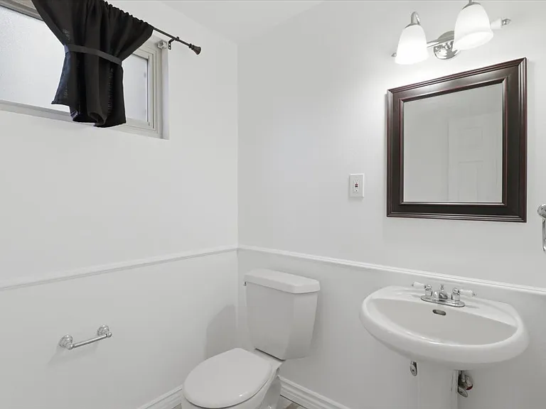 577 Houston Dr — Photo 6
