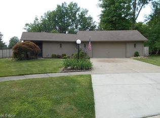 10096 Shale Brook Ct, Strongsville, OH