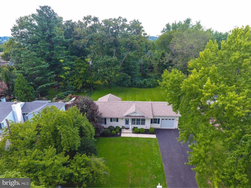127 Maple Ln photo 1
