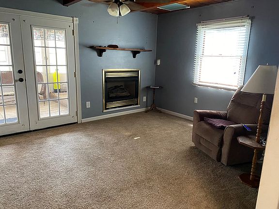 4th image of 730 Lilac Ln