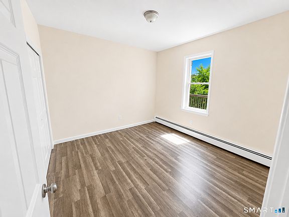 4th image of 204 Magnolia St #3RIGHT