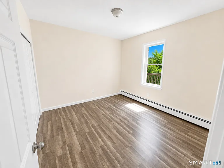 204 Magnolia St #3RIGHT — Photo 4