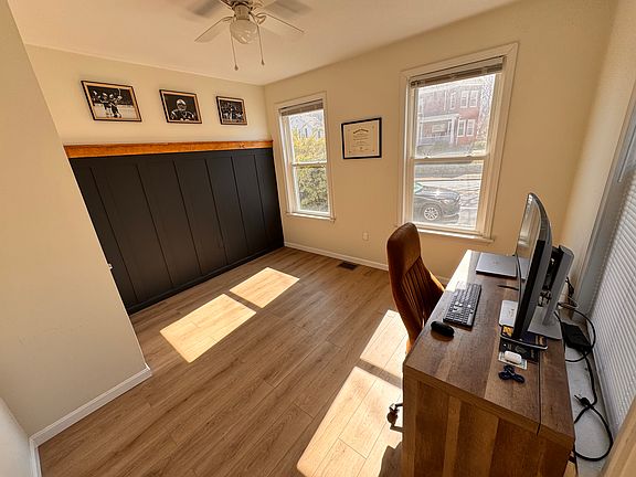 4th image of 1126 Commercial St