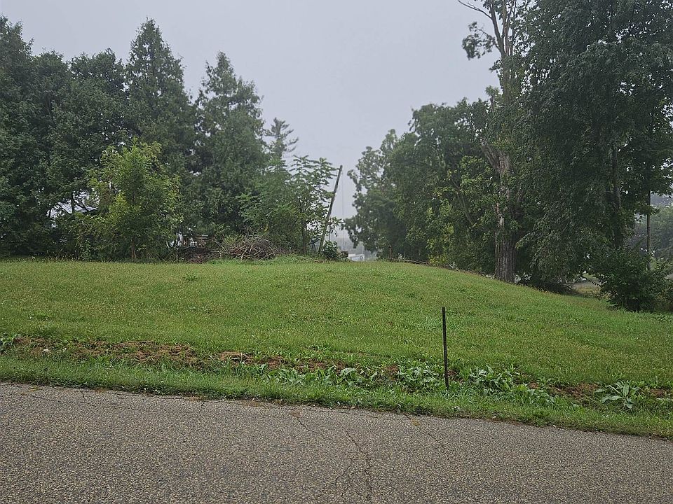 1st image of 115 7th St