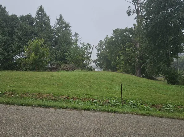 115 7th St, Mount Hope, WI 53816