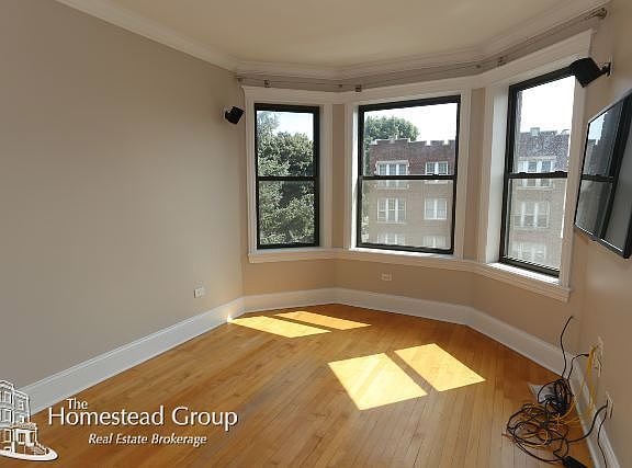 4th image of 2336 W Roscoe St #3FRONT